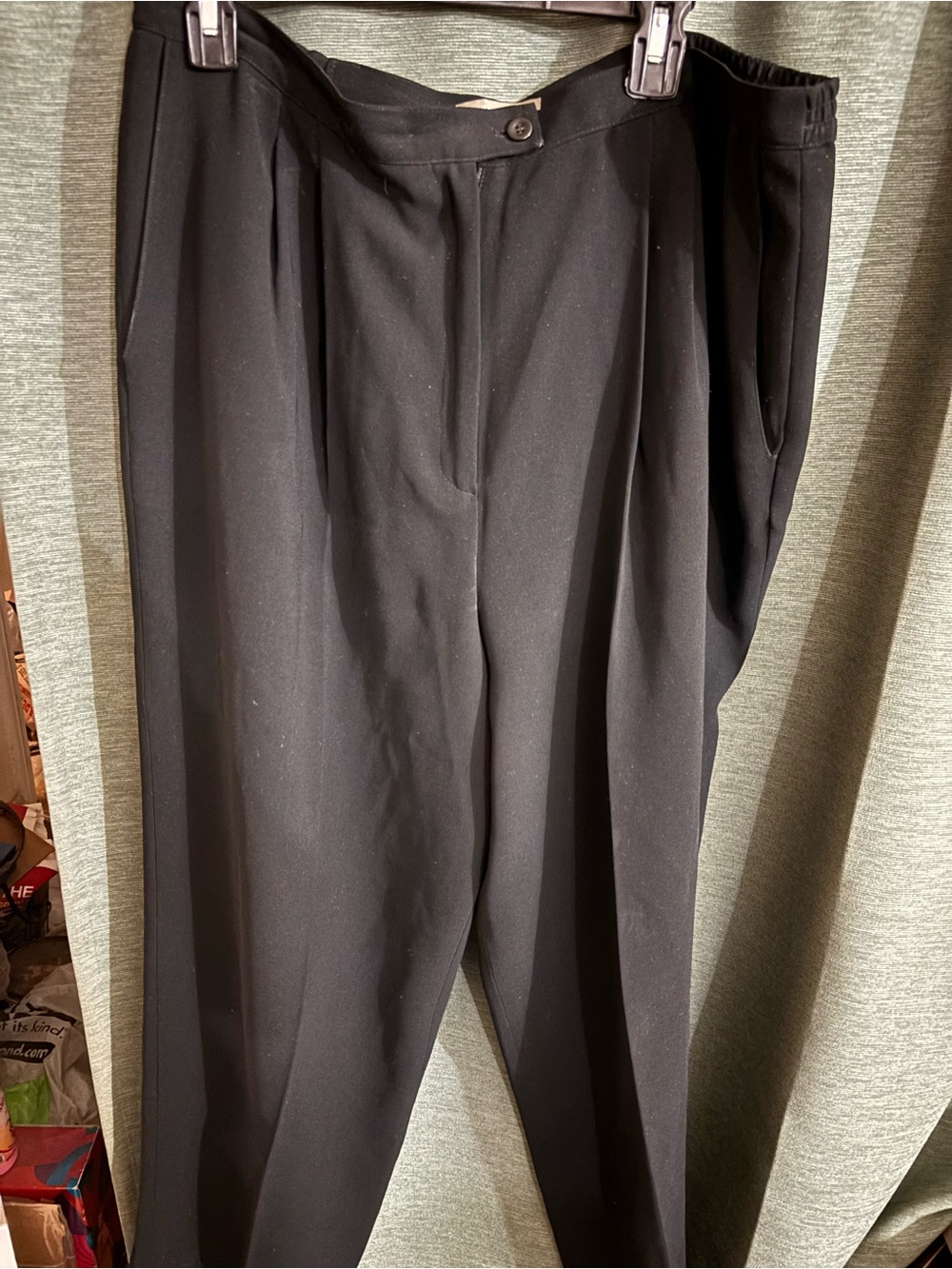 Valerie Stevens Black Straight-Leg Pleated Dress Pants